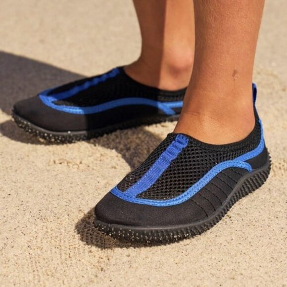 3/$20 Mountain Warehouse Boys Water Shoes Size Small Blue Black Mesh Anti Slip - Picture 1 of 10